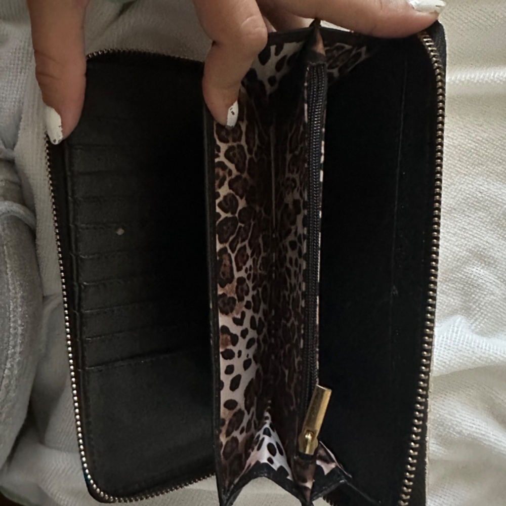 Hand bags - Picture 2 of 6